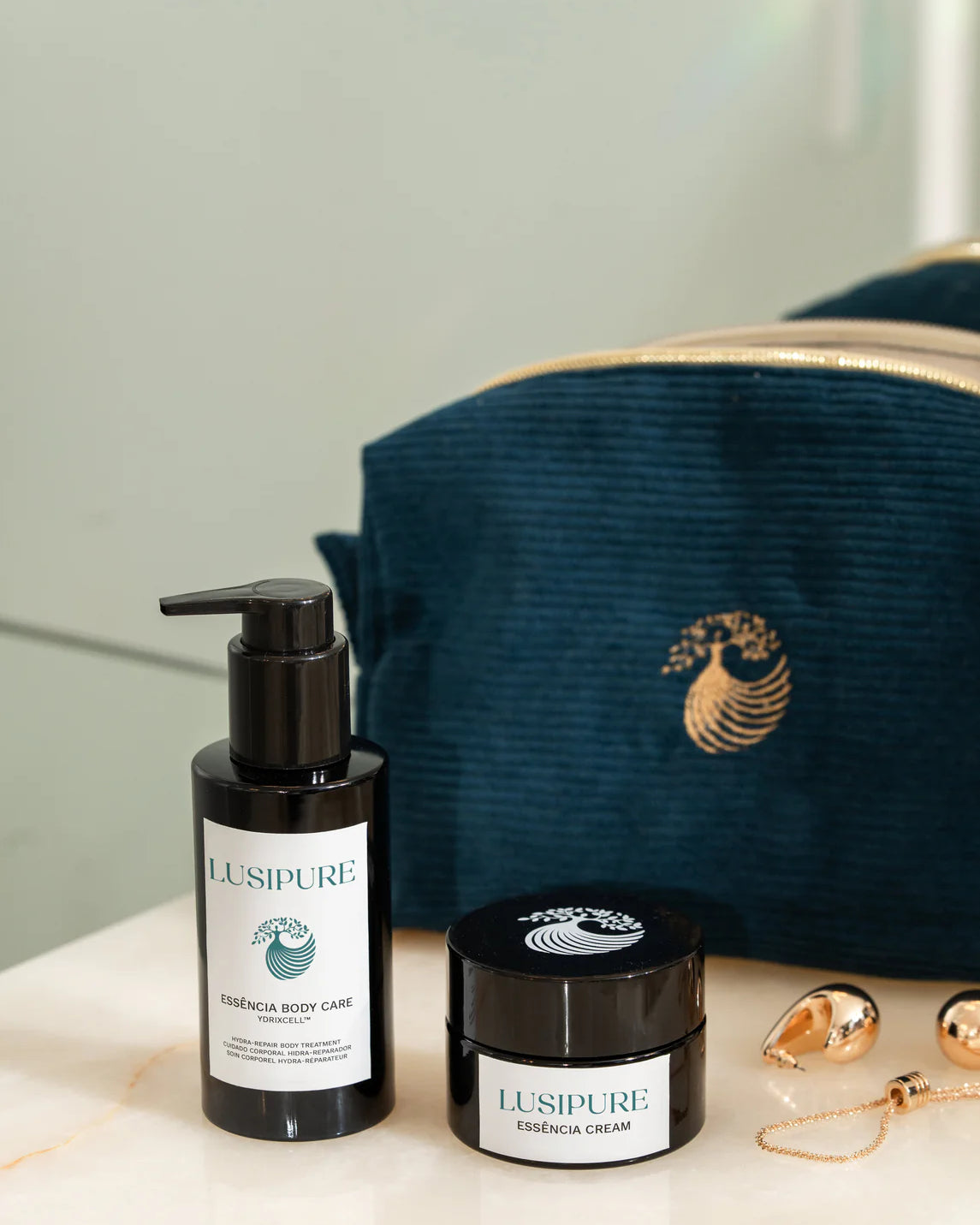 Lusipure Essência Cream in a natural setting